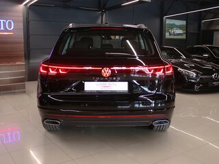 2026 Volkswagen Touareg III Рестайлинг, чёрный, 11790000 рублей, вид 4