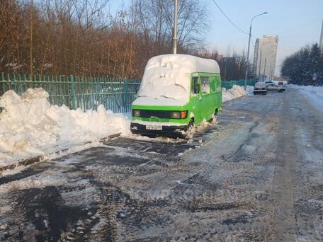 1989 Mercedes-Benz T1, зелёный, 260000 рублей, вид 2