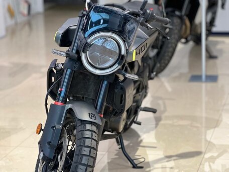 2026 Husqvarna Svartpilen 401, чёрный, 750000 рублей, вид 2