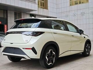 2025 BYD Dolphin 45.12 kWh I Рестайлинг, белый, 1600000 рублей, вид 4