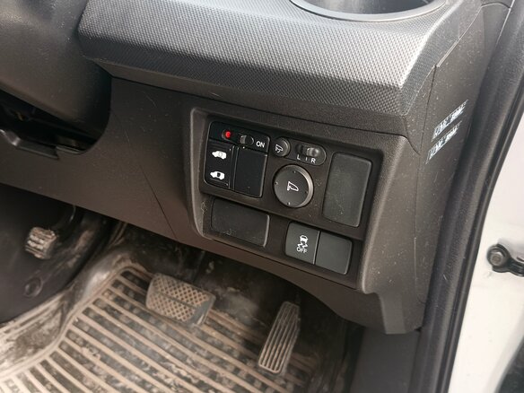 2015 Honda Freed I Рестайлинг 2, серебристый, 1150000 рублей - вид 12