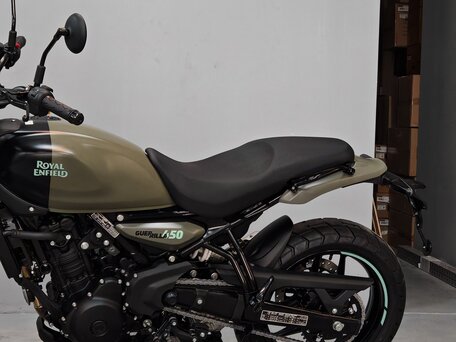 2026 Royal Enfield Guerrilla 450, зелёный, 559000 рублей, вид 4