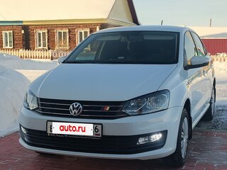 2018 Volkswagen Polo V Рестайлинг, белый, 1230000 рублей, вид 1