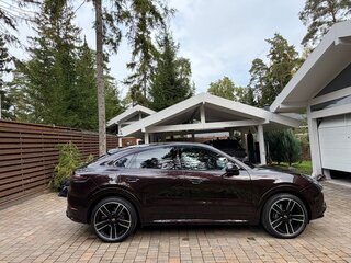 2022 Porsche Cayenne III, коричневый, 9999999 рублей, вид 3