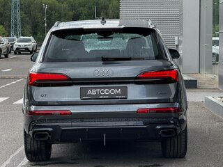 2025 Audi Q7 45 TFSI II (4M) Рестайлинг 2, серый, 11990000 рублей, вид 5