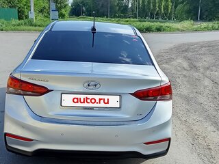 2018 Hyundai Solaris II, серебристый, 950000 рублей, вид 4
