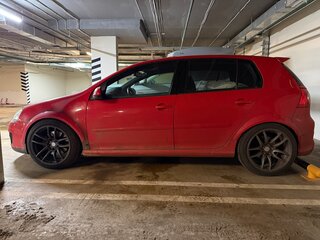 2006 Volkswagen Golf GTI V, красный, 1100000 рублей, вид 4