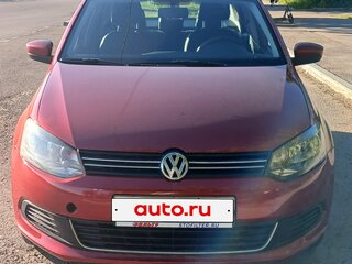 2015 Volkswagen Polo V, красный, 730000 рублей, вид 1