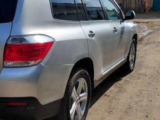 2010 Toyota Highlander II (XU40) Рестайлинг, серебристый, 1849000 рублей, вид 4