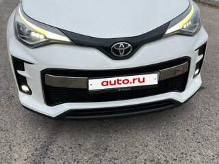 2020 Toyota C-HR I Рестайлинг, белый, 1800000 рублей, вид 3