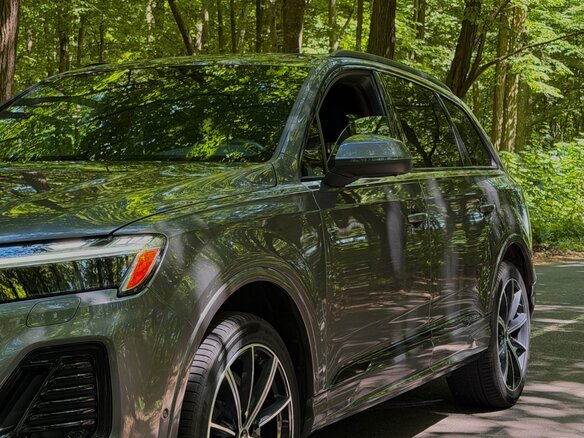 2024 Audi Q7 45 TFSI II (4M) Рестайлинг 2, серый, 4950000 рублей - вид 6