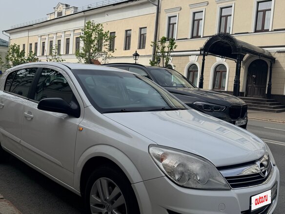 2008 Opel Astra H Рестайлинг, белый, 500000 рублей - вид 3