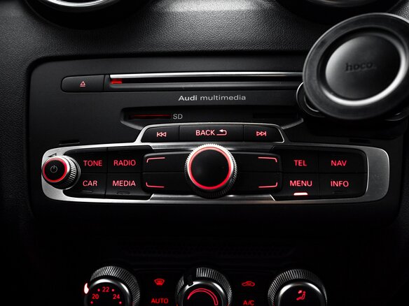 2015 Audi A1 I (8X) Рестайлинг, белый, 1050000 рублей - вид 11