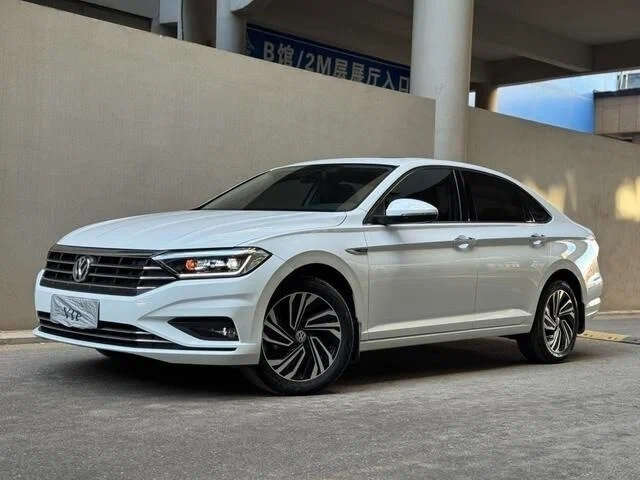 Открыть фотографии: Volkswagen Sagitar III