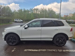 2015 Volkswagen Touareg II Рестайлинг, белый, 1800000 рублей, вид 4