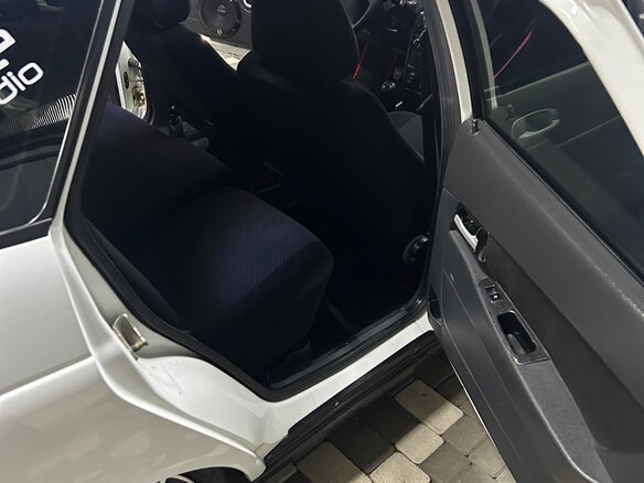 2011 Lada (ВАЗ) Priora I, белый, 430000 рублей - вид 9