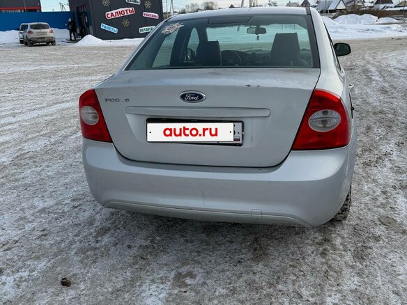 2010 Ford Focus II Рестайлинг, серебристый, 450000 рублей - вид 2