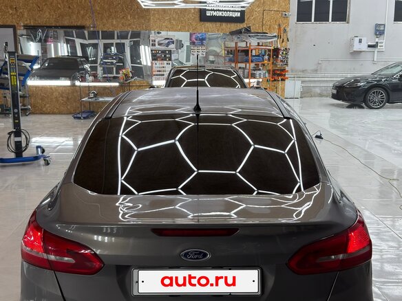 2015 Ford Focus III Рестайлинг, коричневый, 1150000 рублей - вид 2