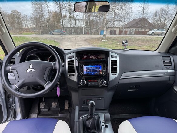 2015 Mitsubishi Pajero IV Рестайлинг 2, серебристый, 2999999 рублей - вид 9