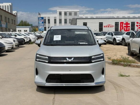 2026 Wuling Starlight 730, серебристый, 2670000 рублей - вид 3