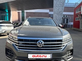 2018 Volkswagen Touareg III, серый, 4800000 рублей, вид 1
