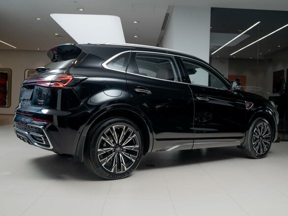 2024 Hongqi HS5 I Рестайлинг, чёрный - вид 3