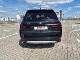2022 BMW X7 40i I (G07) Рестайлинг, чёрный, 6800000 рублей, вид 4