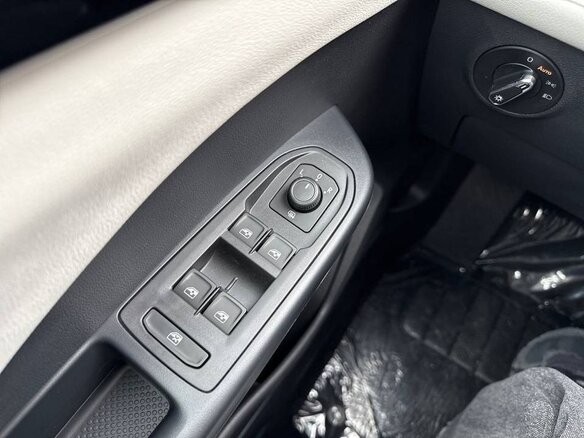 2026 Volkswagen Taos I Рестайлинг, серый, 5485527 рублей - вид 13