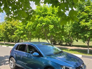2013 Volkswagen Golf VII, голубой, 1185000 рублей, вид 2