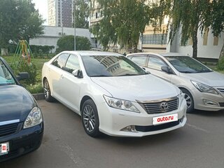 2014 Toyota Camry VII (XV50), белый, 1550000 рублей, вид 3