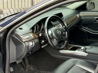 2013 Mercedes-Benz E-Класс 200 IV (W212, S212, C207) Рестайлинг, чёрный, 1750000 рублей, вид 4