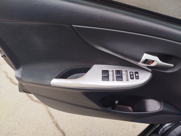 2011 Toyota Corolla X (E140, E150) Рестайлинг, чёрный - вид 12