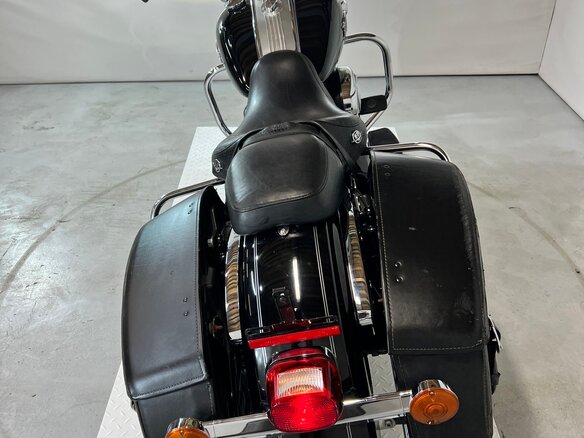 2011 Harley-Davidson Road King, чёрный, 710000 рублей - вид 3