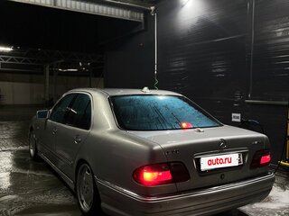1997 Mercedes-Benz E-Класс 420 II (W210, S210), серебристый, 1000000 рублей, вид 5