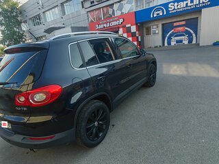 2010 Volkswagen Tiguan I, чёрный, 1400000 рублей, вид 4