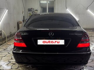 2004 Mercedes-Benz E-Класс 200 III (W211, S211), чёрный, 650000 рублей, вид 5