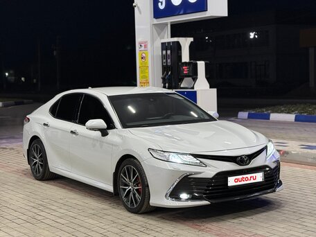 2021 Toyota Camry VIII (XV70) Рестайлинг, белый, 3660000 рублей, вид 5