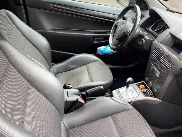 2006 Opel Astra GTC H Рестайлинг, красный, 530000 рублей - вид 10