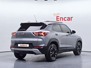 2023 Chevrolet TrailBlazer III, серебристый, 1850000 рублей, вид 3