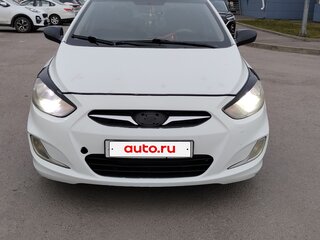 2013 Hyundai Solaris I, белый, 730000 рублей, вид 1