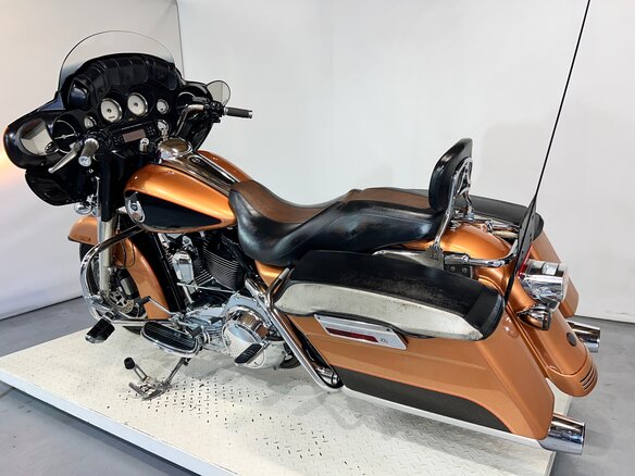 2008 Harley-Davidson Street Glide, оранжевый, 560000 рублей - вид 17