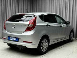 2015 Hyundai Solaris I Рестайлинг, серебристый, 872000 рублей, вид 4