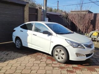 2015 Hyundai Solaris I Рестайлинг, белый, 250000 рублей, вид 1