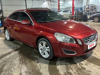 2013 Volvo S60 II, красный, 990000 рублей, вид 2