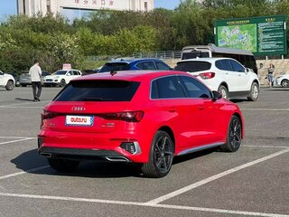 2022 Audi A3 Sportback 35 TFSI IV (8Y), пурпурный, 2100000 рублей, вид 4