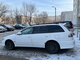 2001 Toyota Caldina II Рестайлинг, белый, 520000 рублей, вид 2