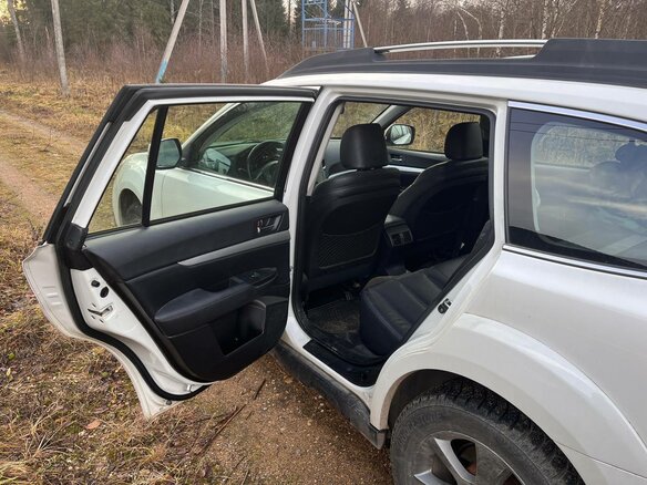 2013 Subaru Outback IV Рестайлинг, белый, 1500000 рублей - вид 20