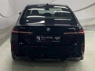 2025 BMW 5 серии Long 530Li xDrive VIII (G60/G61/G68), чёрный, 8199000 рублей, вид 5