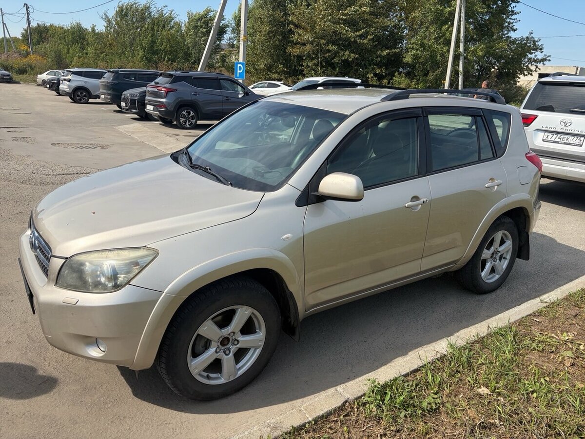 Открыть фотографии: Toyota RAV4 III (XA30)