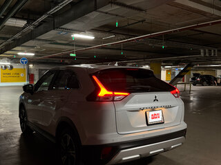 2022 Mitsubishi Eclipse Cross I Рестайлинг, белый, 2400000 рублей, вид 4